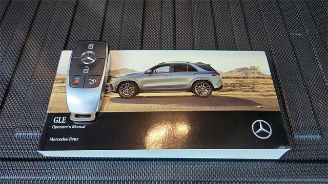 Used 2023 Mercedes-Benz GLE 450 4MATIC w/ AMG Line Exterior image 63