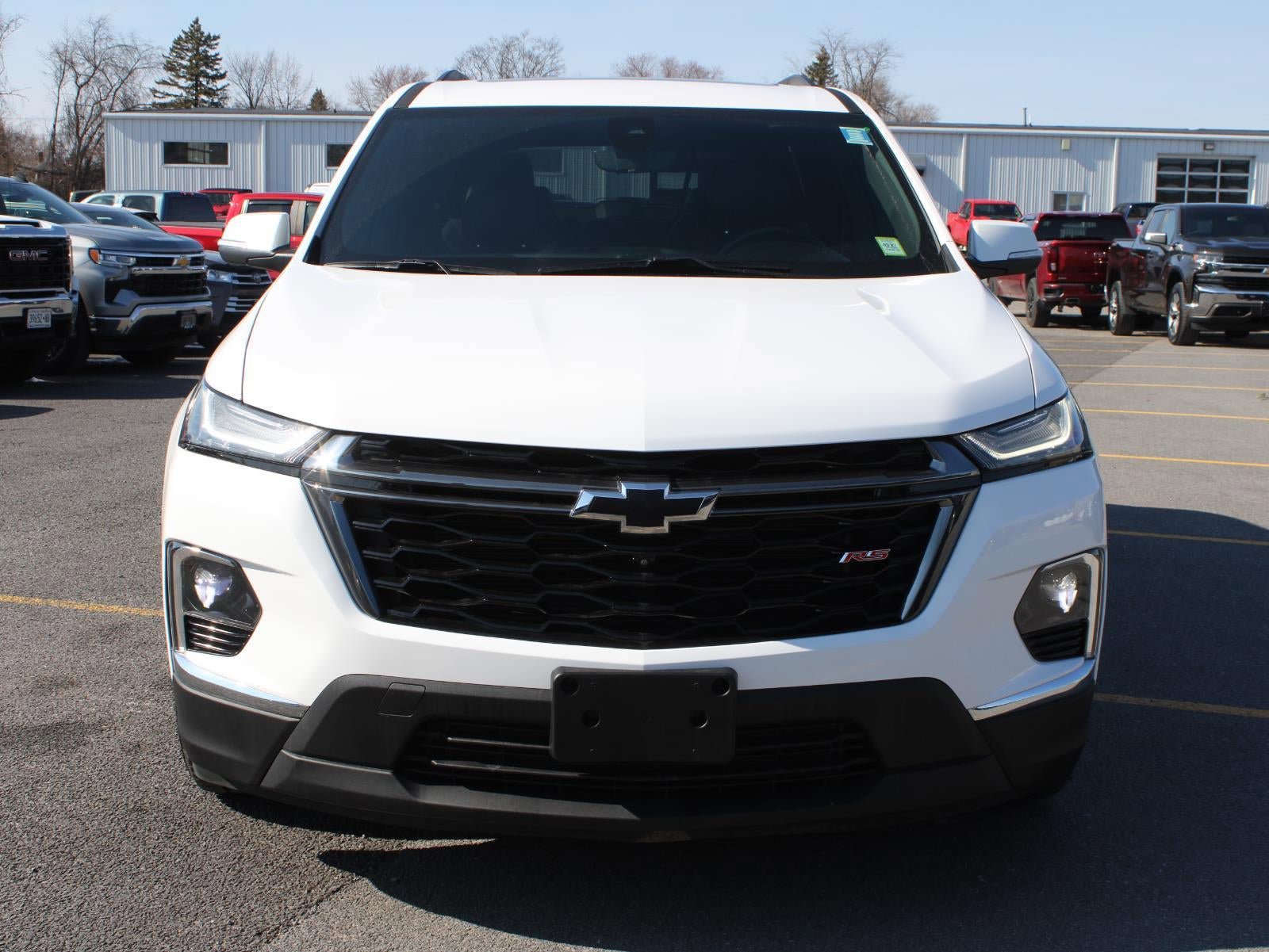 Used 2023 Chevrolet Traverse RS w/ LPO, Floor Liner Package AWD/4WD image 2