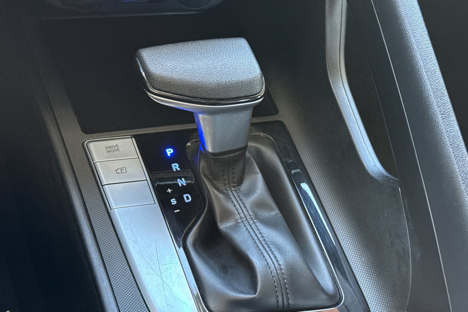 Used 2024 Hyundai Elantra SEL FWD image 29