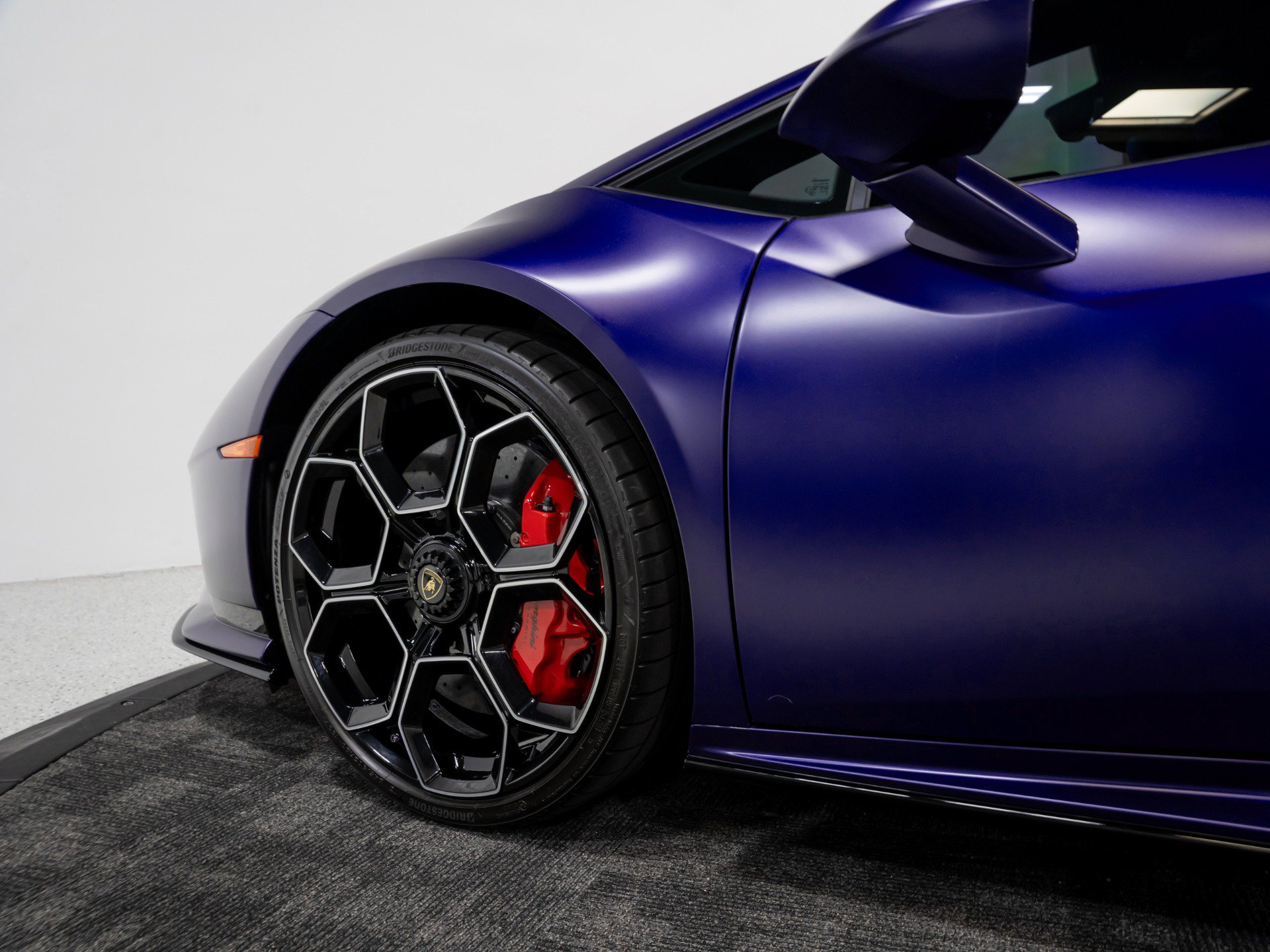 Used 2024 Lamborghini Huracan Tecnica RWD image 27