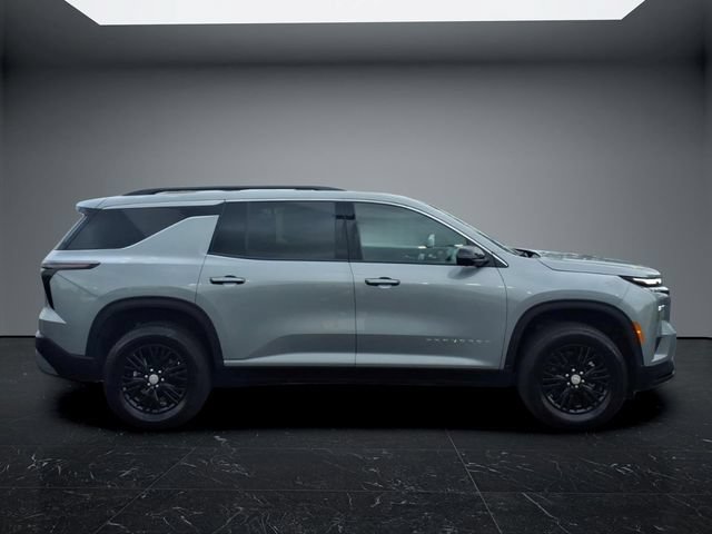 Used 2026 Chevrolet Traverse LT w/ Driver Confidence Package FWD image 8