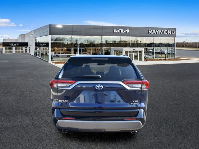 Used 2019 Toyota RAV4 XSE w/ XSE Weather Package AWD/4WD image 4