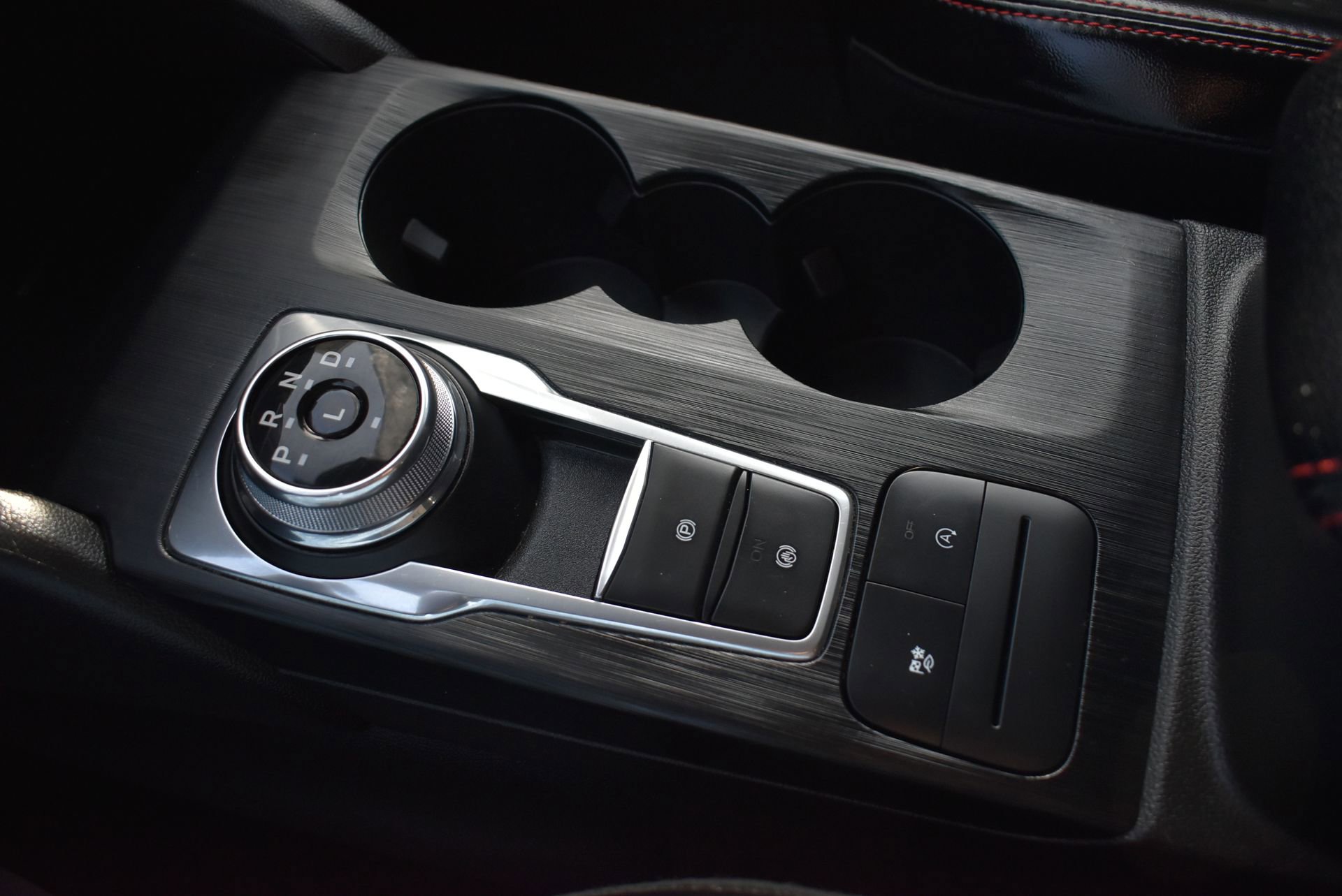 Used 2025 Ford Escape ST-Line image 29