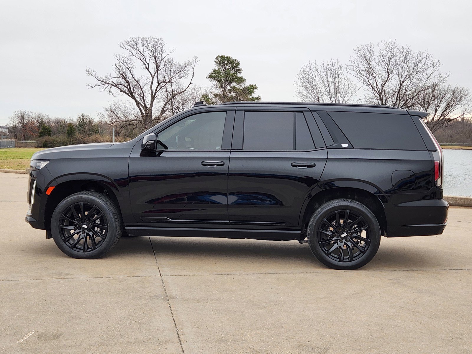 Certified 2024 Cadillac Escalade Sport w/ LPO, ONYX Package image 3