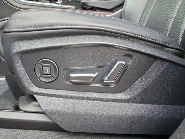 Used 2020 Audi Q8 Prestige AWD/4WD image 19