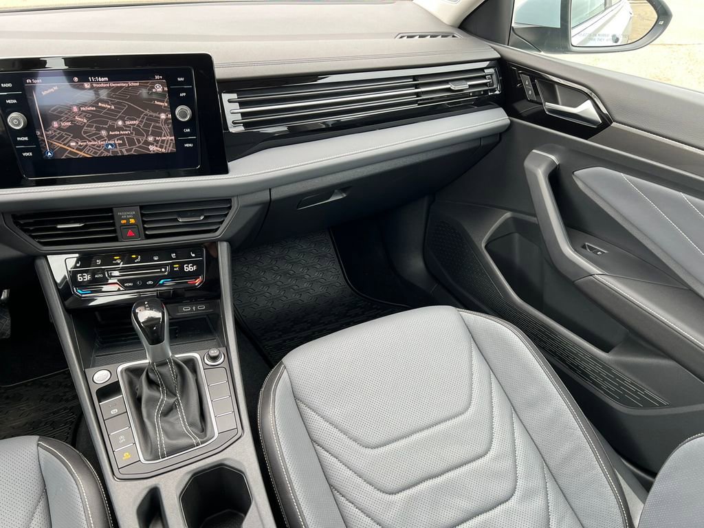 Used 2025 Volkswagen Jetta SEL image 34