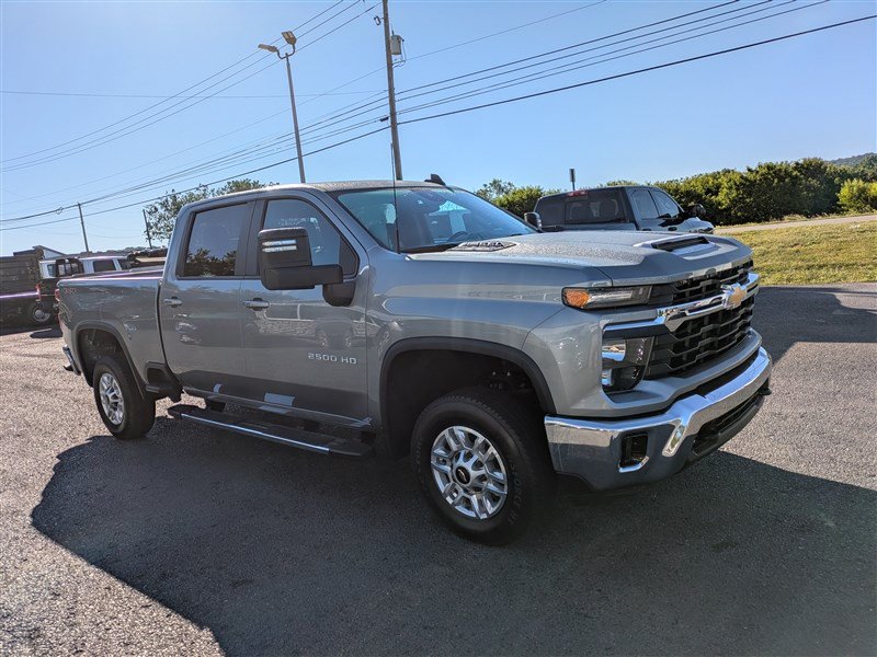 Used 2025 Chevrolet Silverado 2500 LT w/ Convenience Package AWD/4WD image 9
