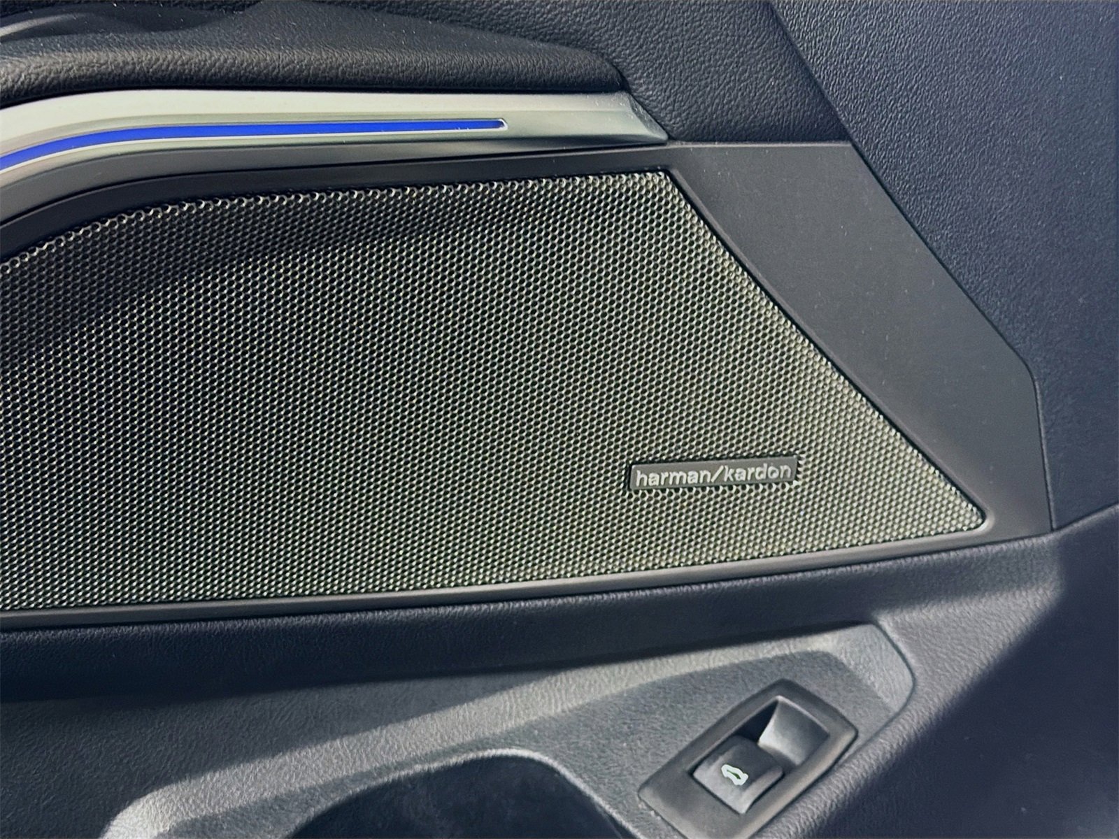 Used 2019 BMW 330i xDrive Sedan w/ M Sport Package image 22