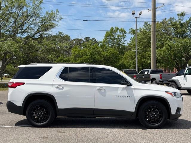 Used 2020 Chevrolet Traverse LT w/ LPO, Blackout Package image 5