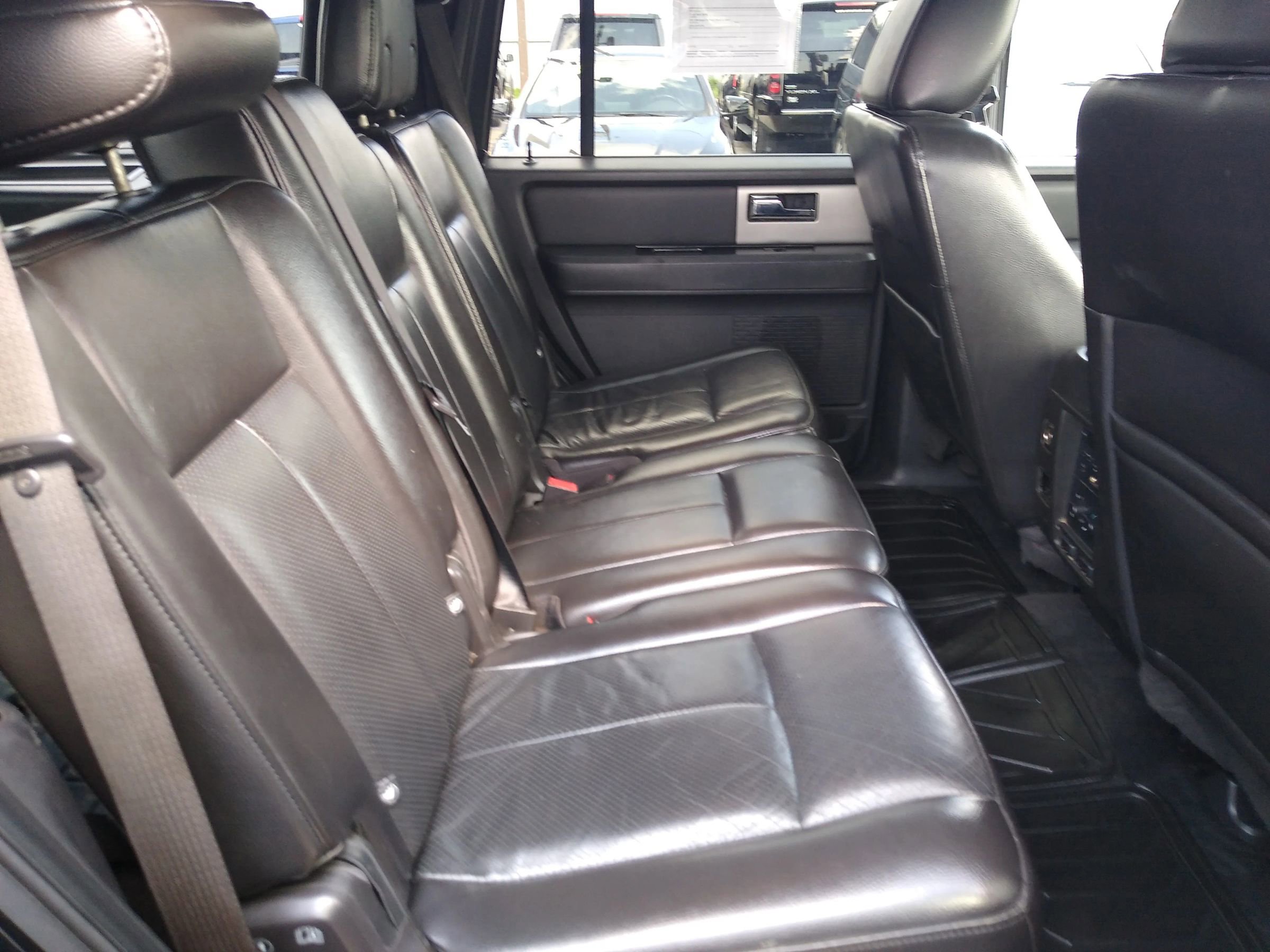 Used 2011 Ford Expedition Limited image 16