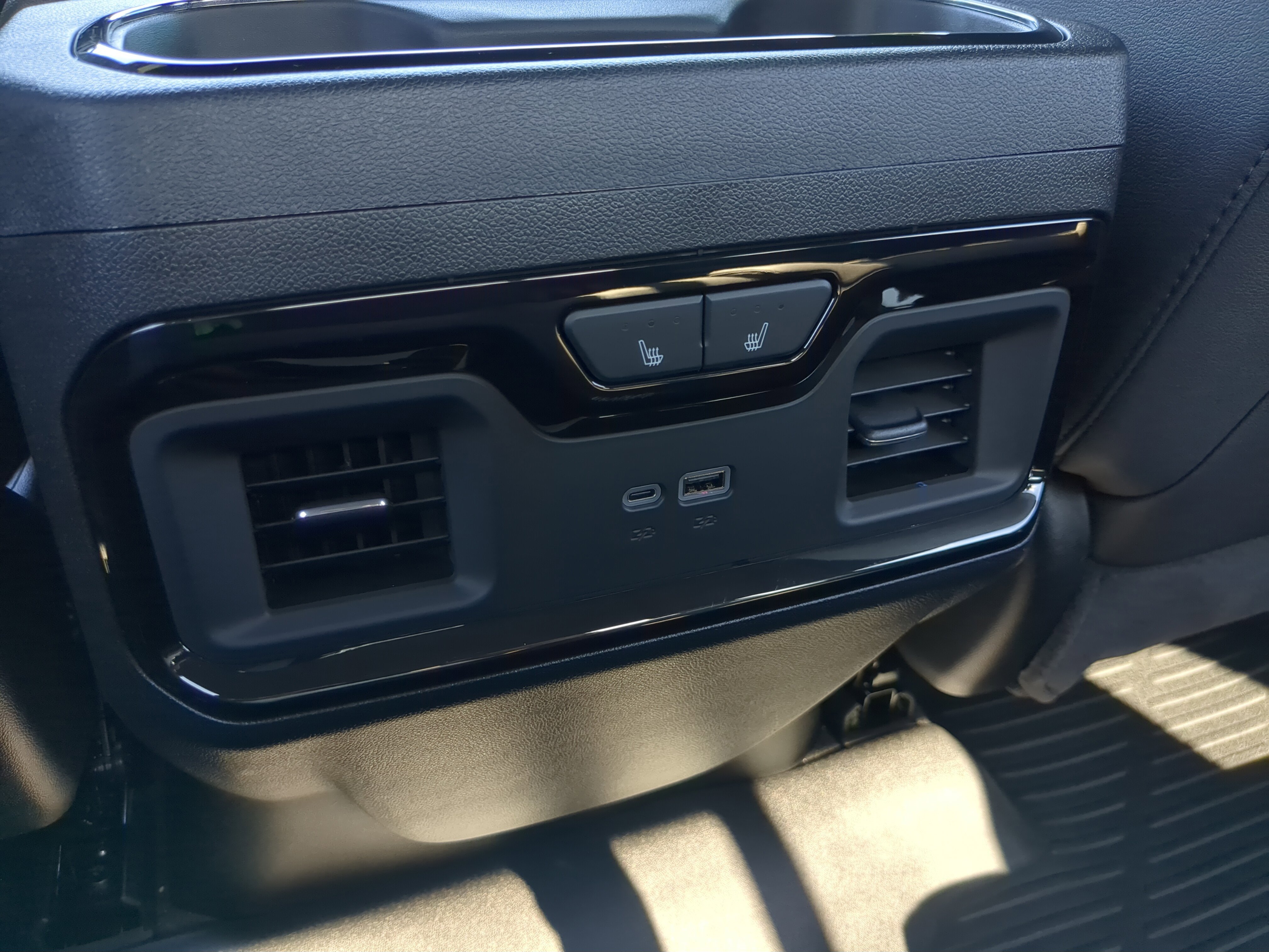 Used 2025 Chevrolet Silverado 2500 ZR2 w/ Technology Package image 15