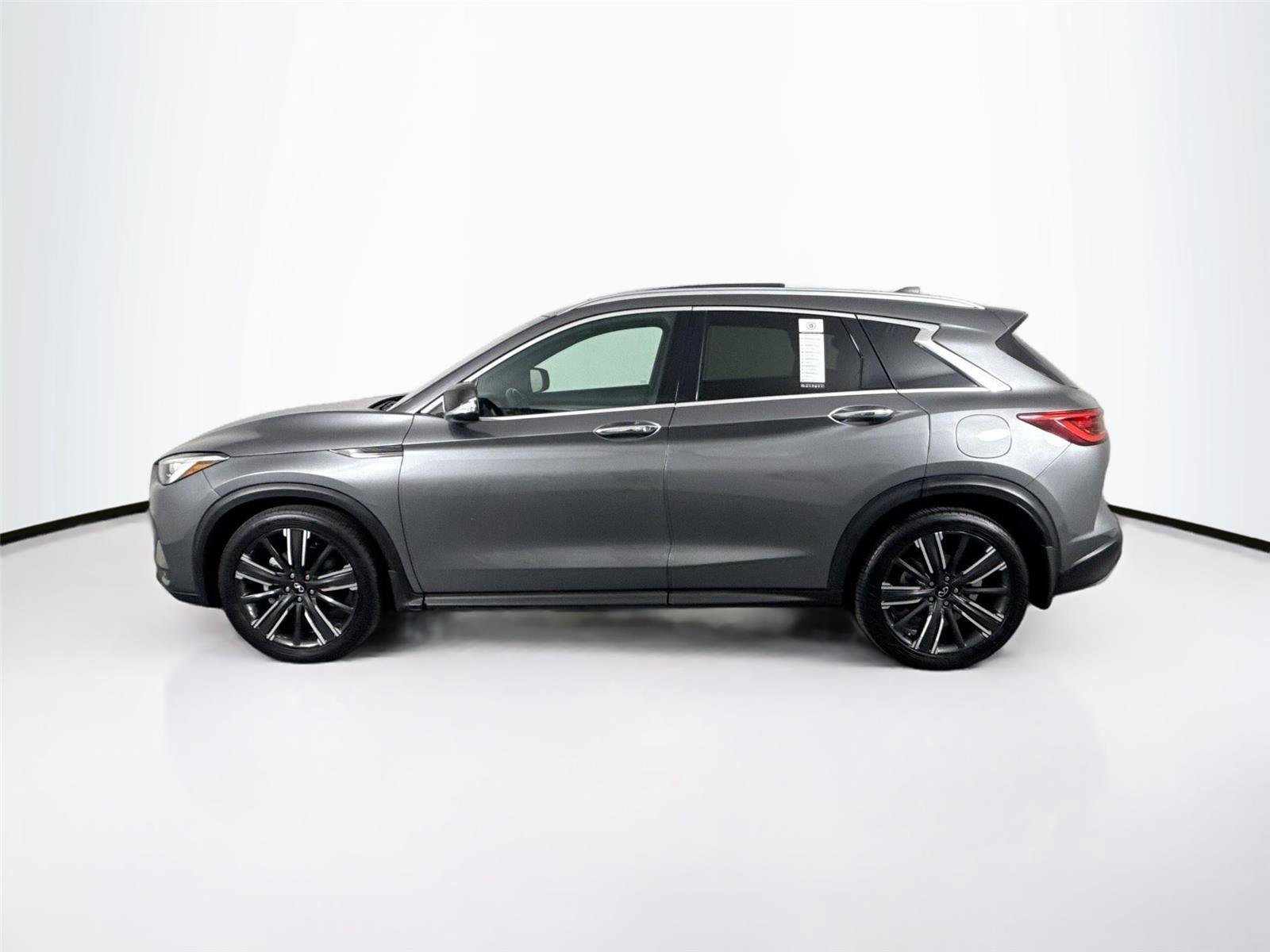 Used 2021 INFINITI QX50 Luxe w/ Appearance Package AWD/4WD image 13