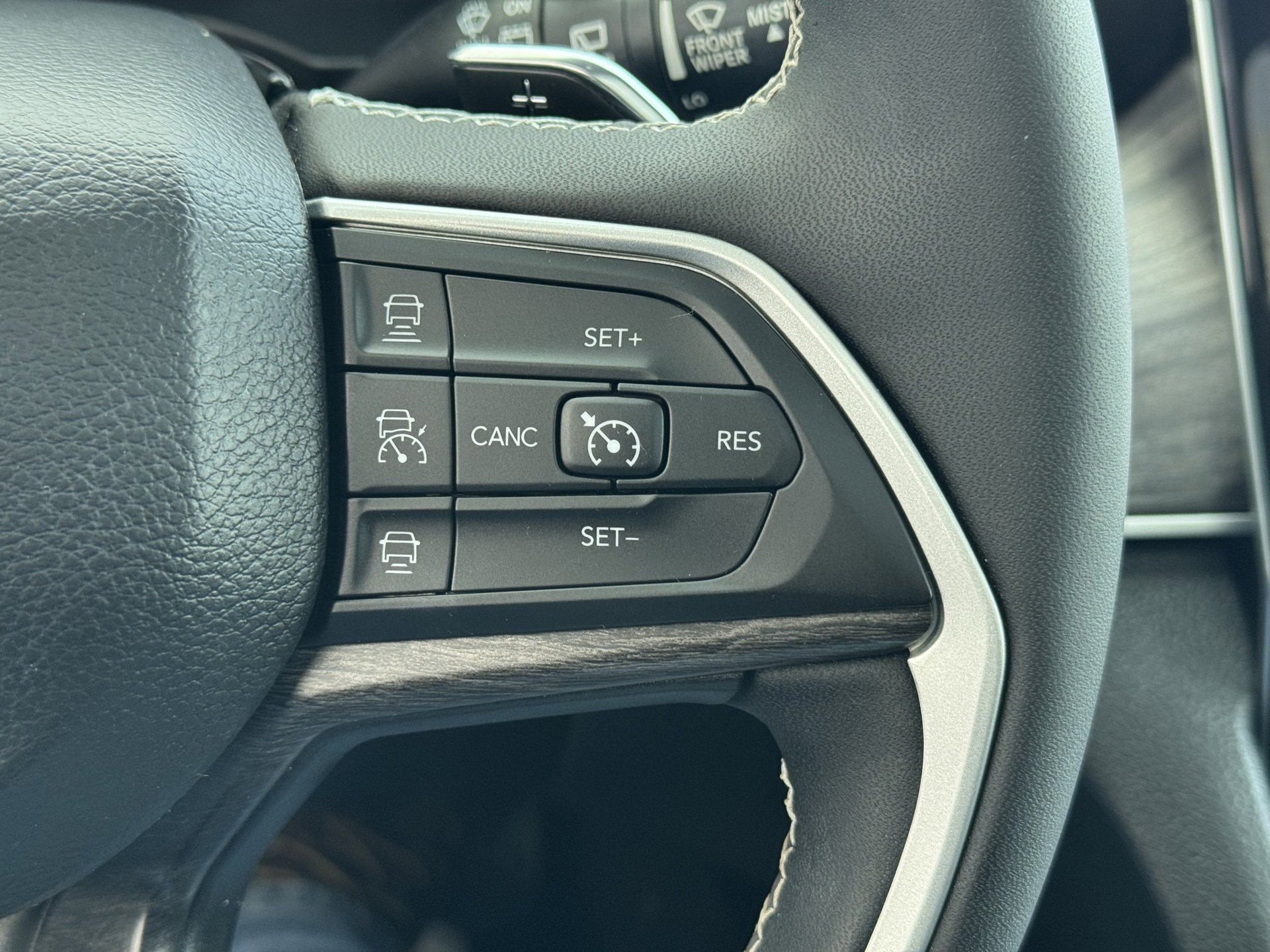 Used 2023 Jeep Grand Cherokee Limited image 25