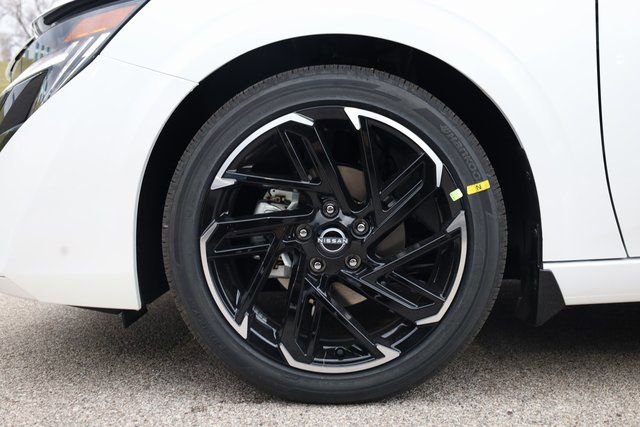New 2026 Nissan Sentra SR w/ SR Premium Package FWD image 8