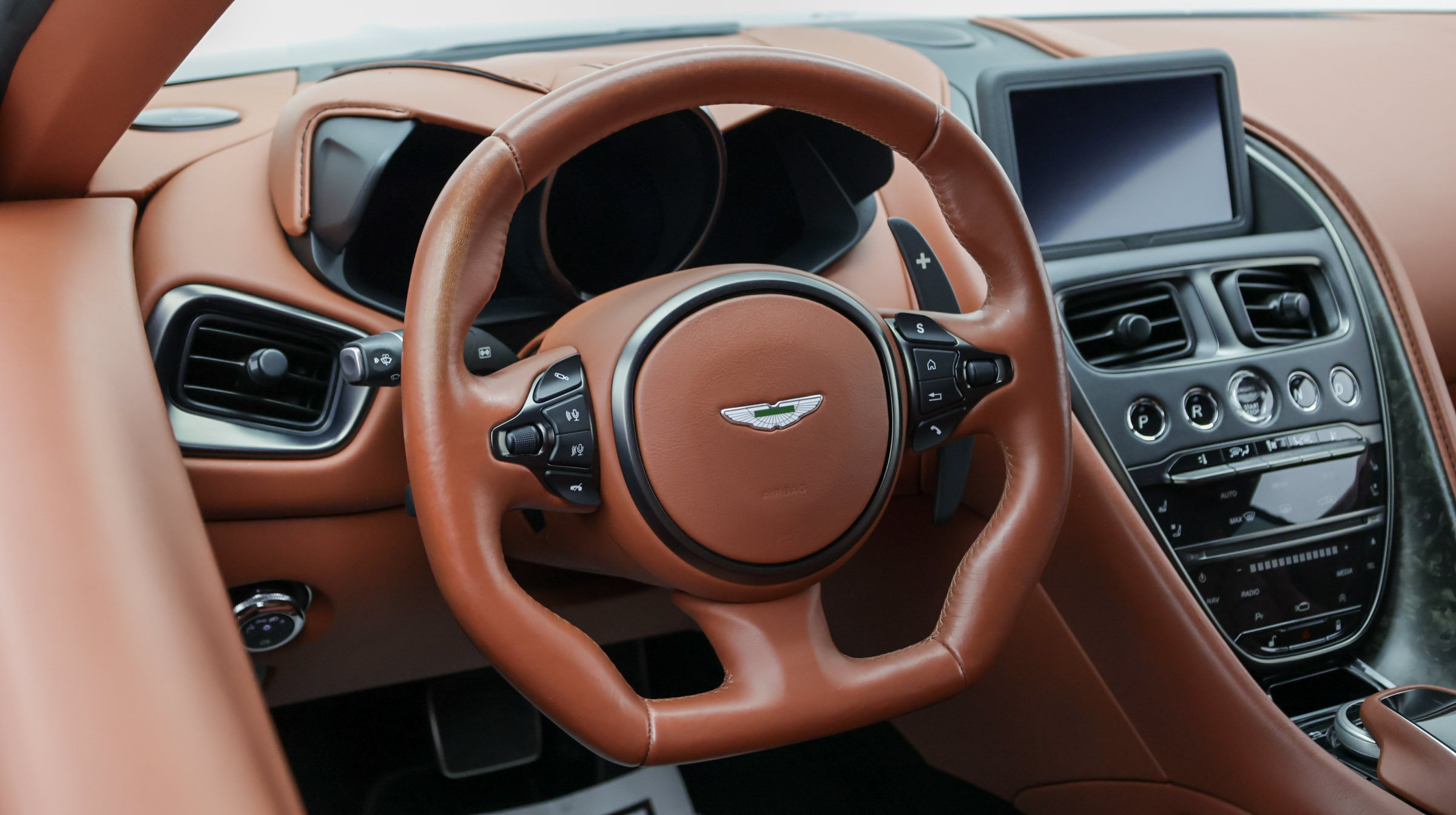 Used 2019 Aston Martin DBS Superleggera RWD image 59