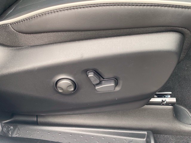New 2026 Chrysler Pacifica Limited FWD image 31