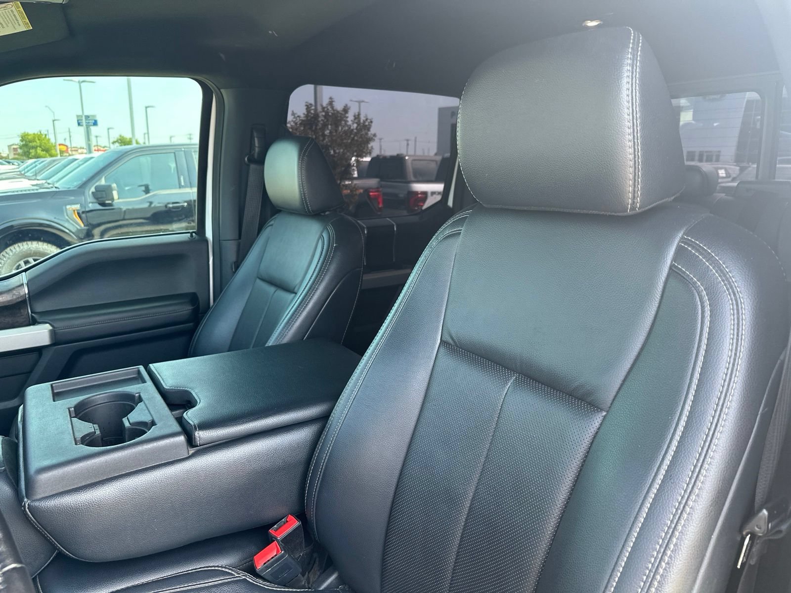 Used 2022 Ford F250 Lariat w/ Lariat Ultimate Package AWD/4WD image 16