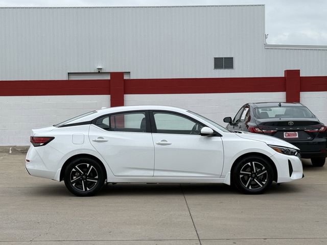 Used 2025 Nissan Sentra SV image 3