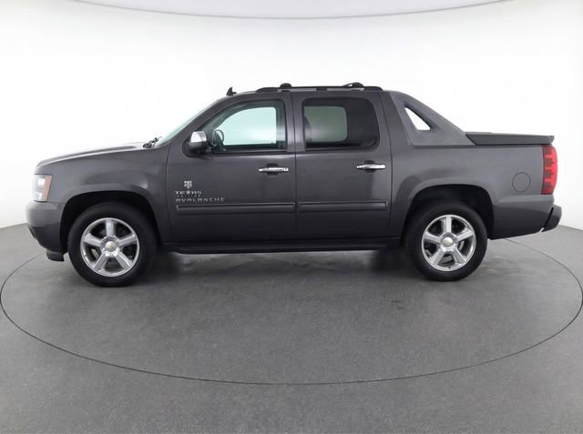 Used 2011 Chevrolet Avalanche LS w/ Texas Edition RWD image 4
