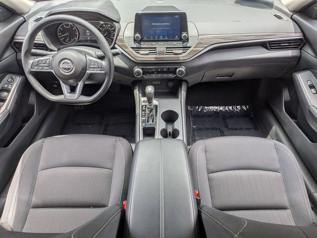Used 2025 Nissan Altima 2.5 SV FWD image 28
