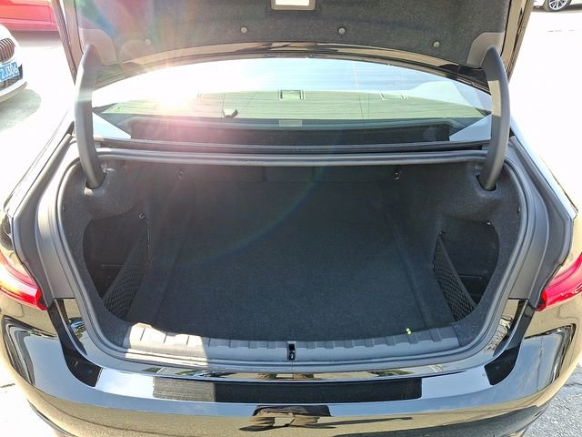 Used 2019 BMW 330i xDrive Sedan w/ Driving Assistance Package image 23