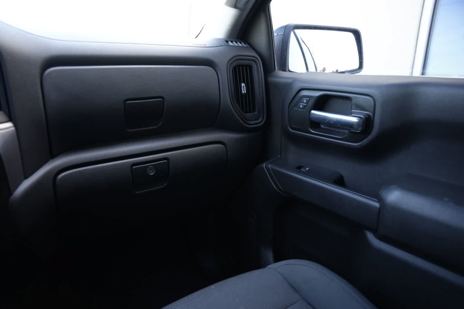 Used 2020 Chevrolet Silverado 1500 Custom w/ Custom Value Package RWD image 8