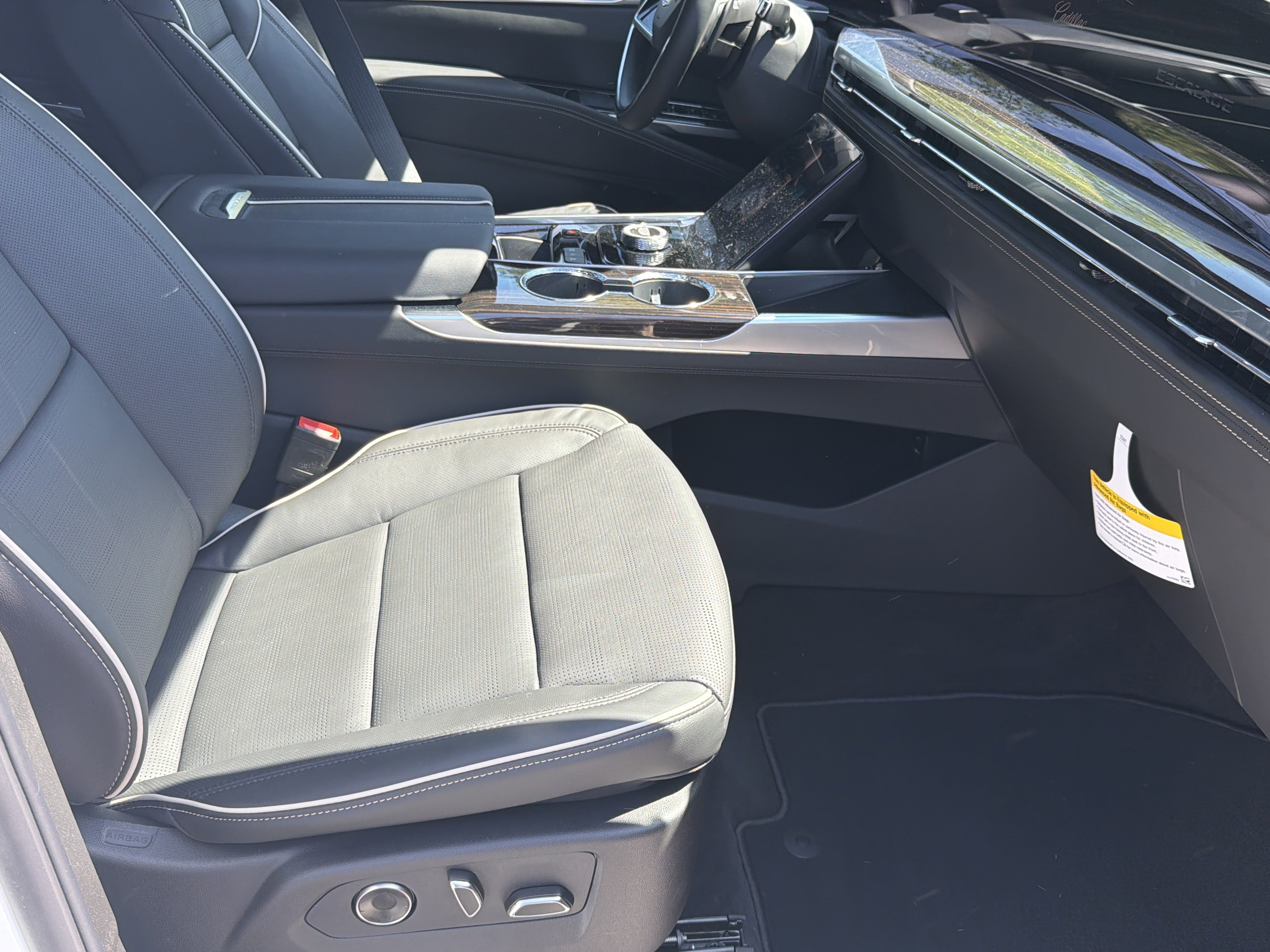 New 2026 Cadillac Escalade ESV Luxury w/ Touring Package AWD/4WD image 16