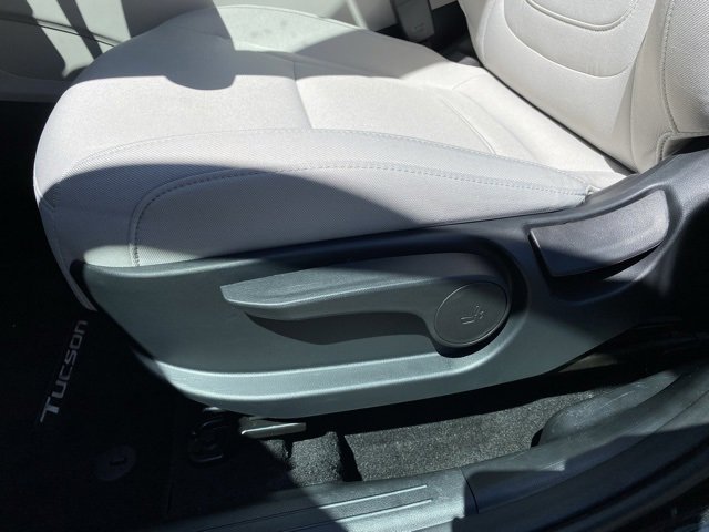 New 2025 Hyundai Tucson SE image 12