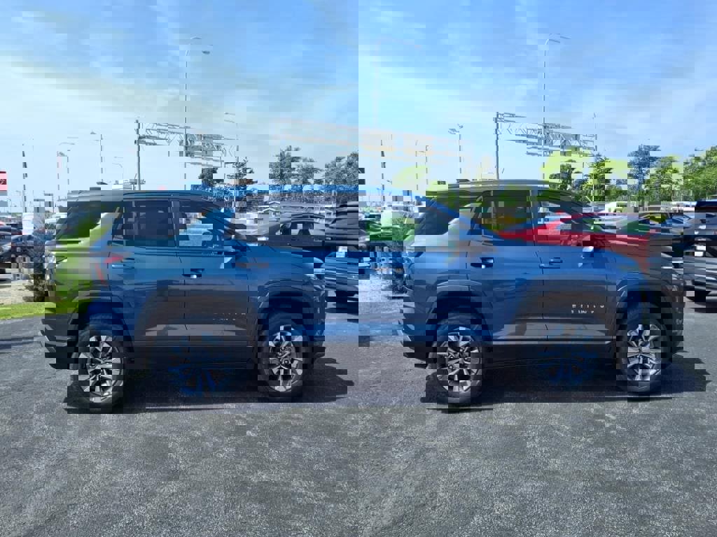 New 2026 Chevrolet Equinox LT w/ Convenience Package II image 2