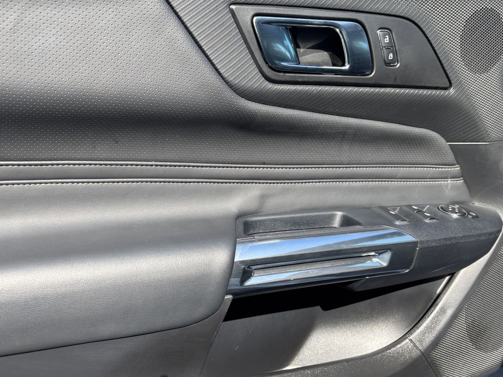 Used 2025 Ford Mustang GT Premium image 18