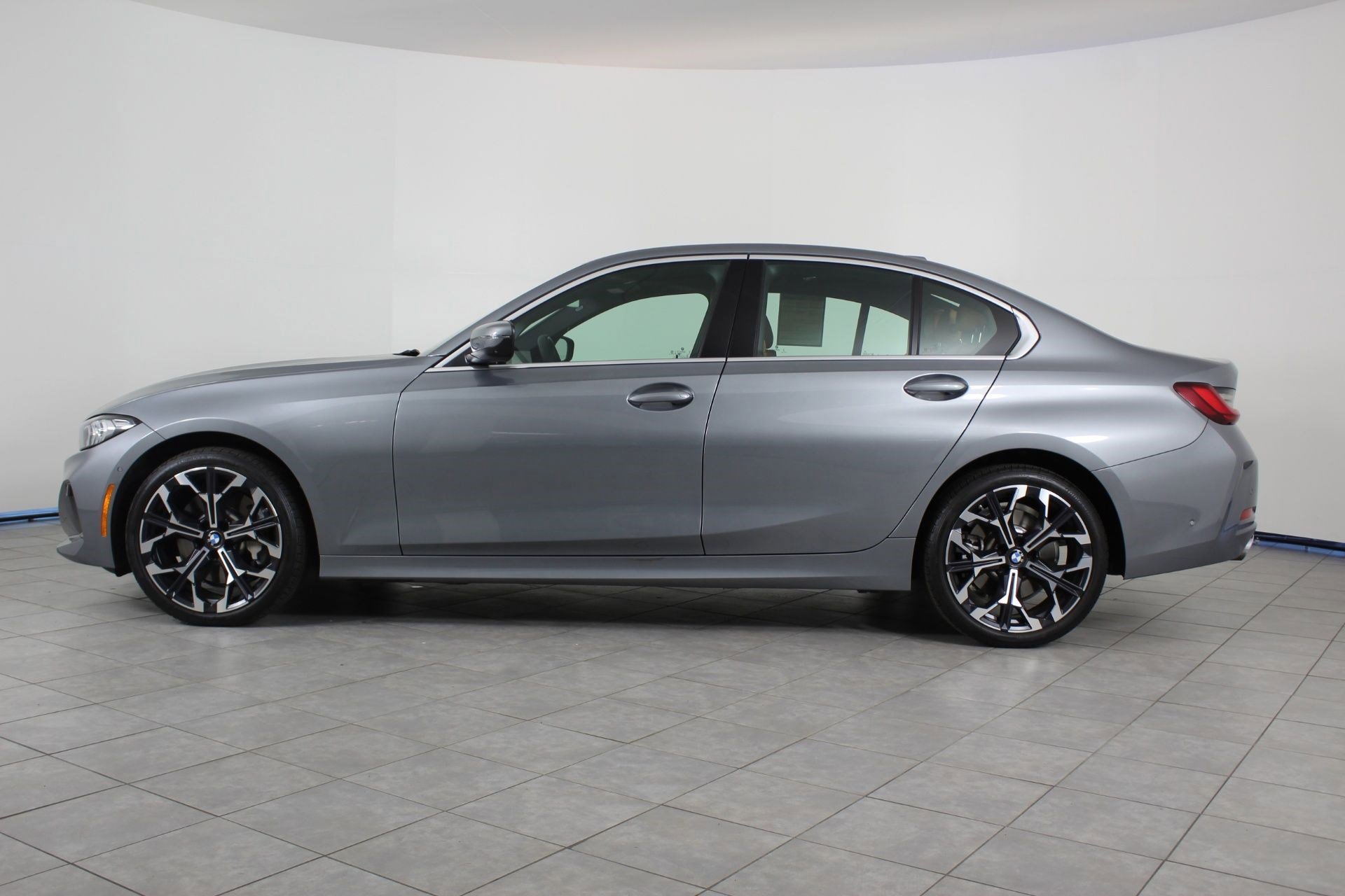 Certified 2025 BMW 330i xDrive Sedan image 2