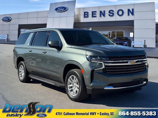 Used 2024 Chevrolet Suburban LT image 1