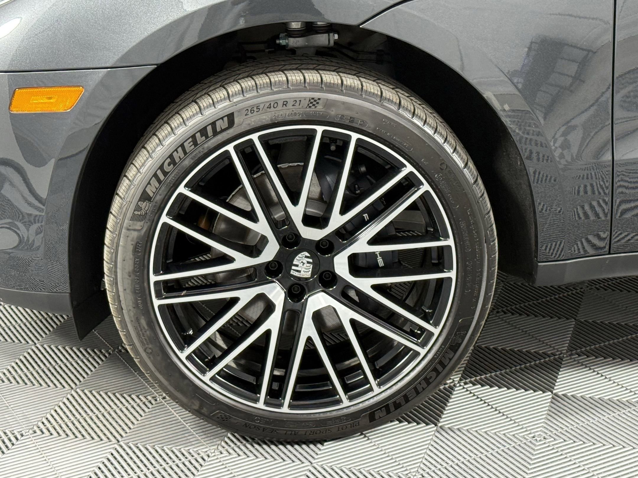 New 2025 Porsche Macan image 12