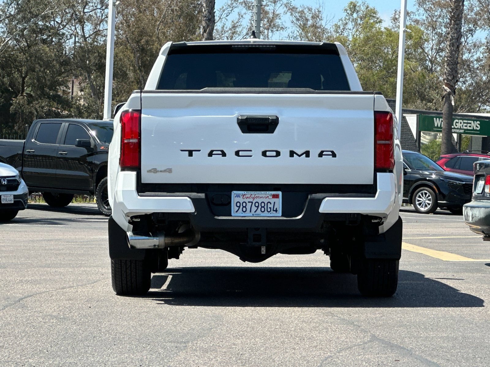 Used 2025 Toyota Tacoma SR5 AWD/4WD image 4