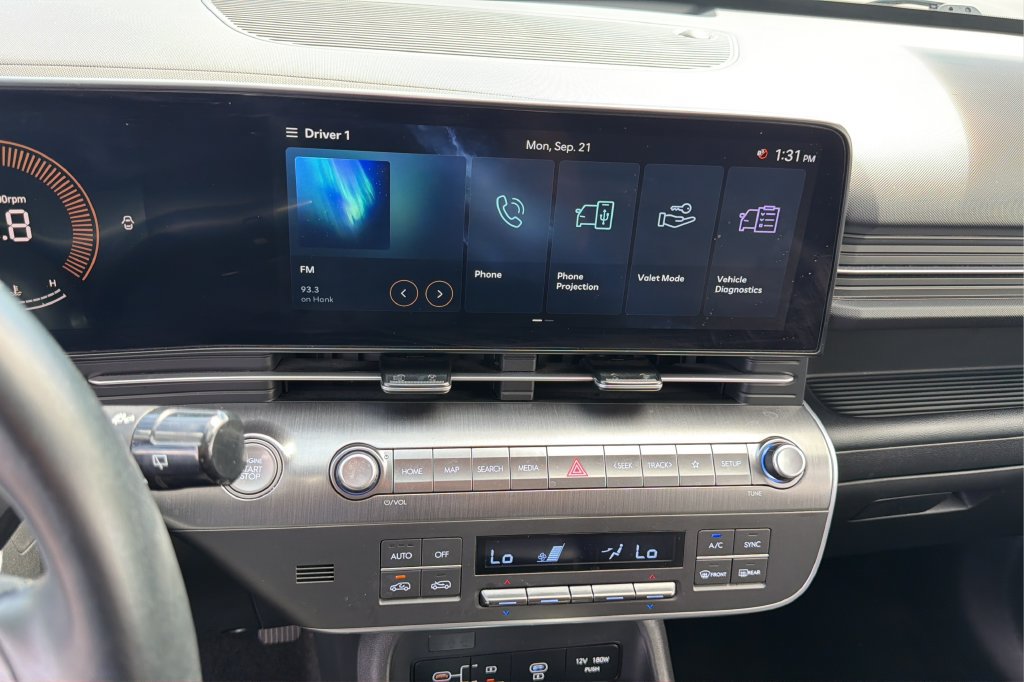 Used 2025 Hyundai Kona SEL FWD image 24