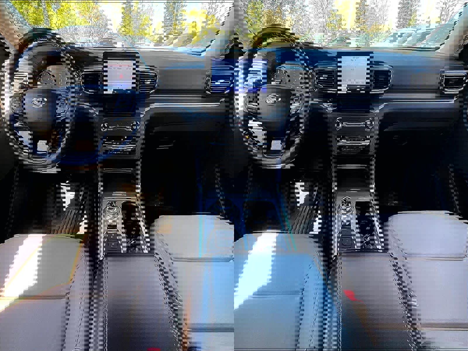 Used 2020 Ford Explorer XLT w/ Equipment Group 202A image 16