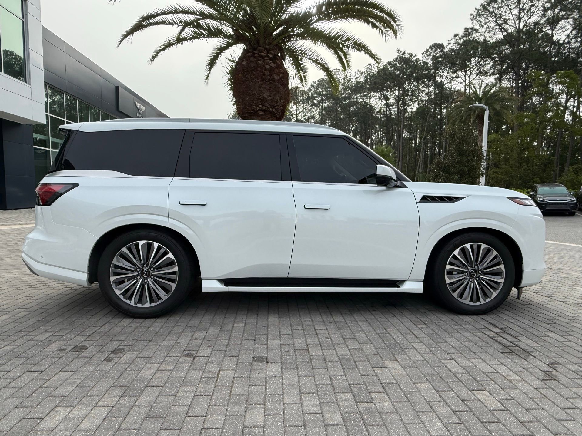 Used 2025 INFINITI QX80 Luxe image 5