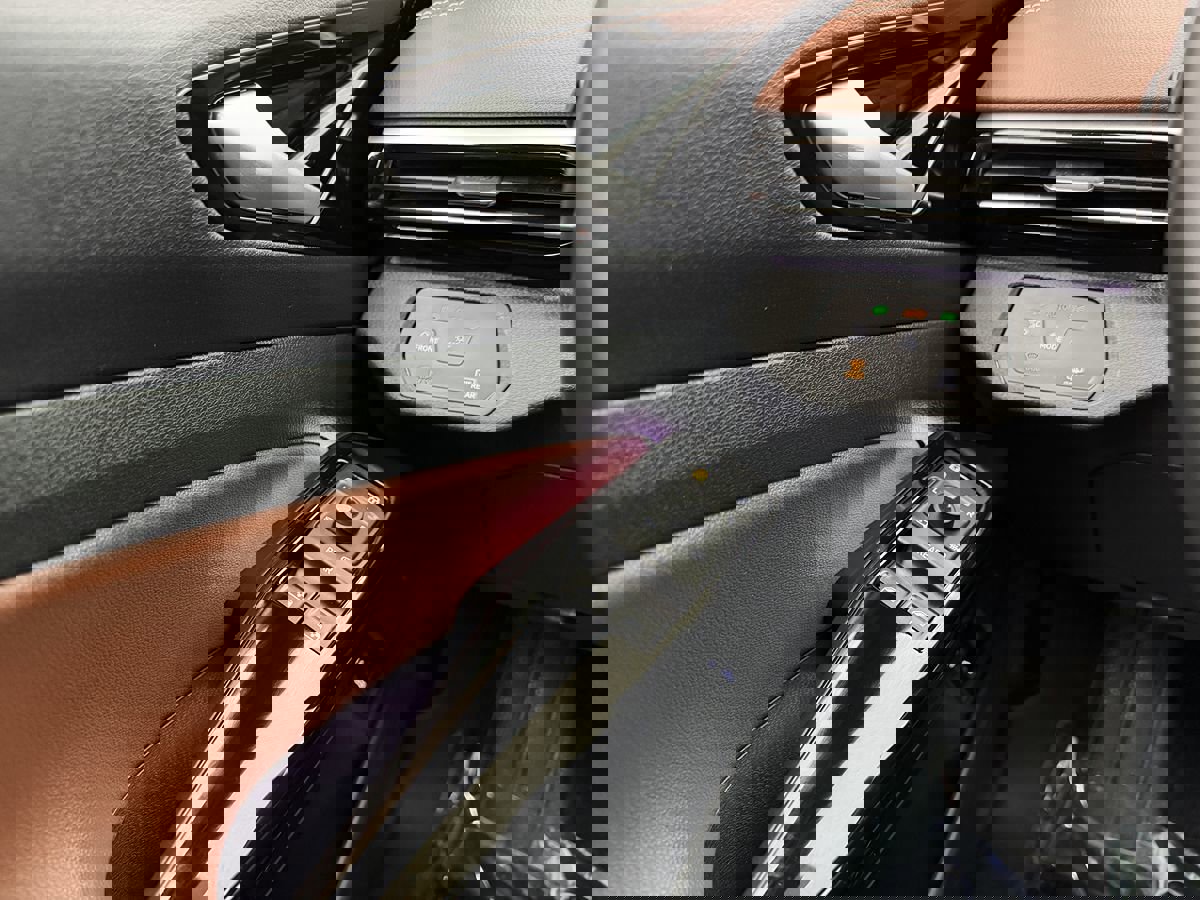 Used 2022 Volkswagen ID.4 Pro S image 16