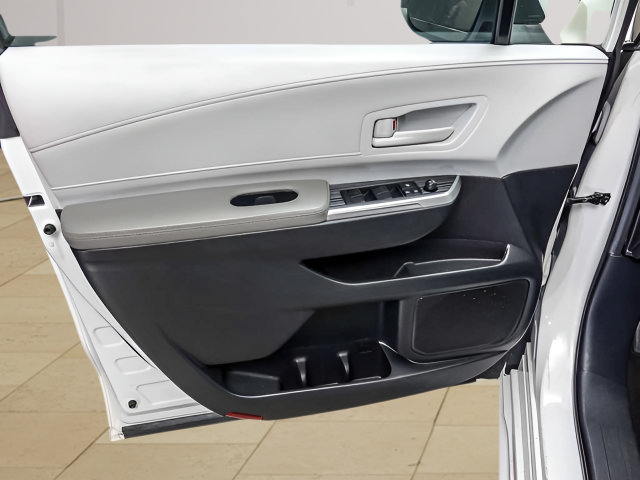 Certified 2025 Toyota Sienna LE FWD image 21