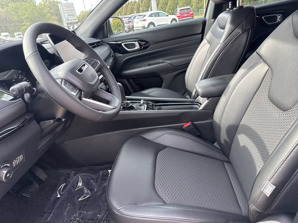 New 2026 Jeep Compass Latitude AWD/4WD image 7
