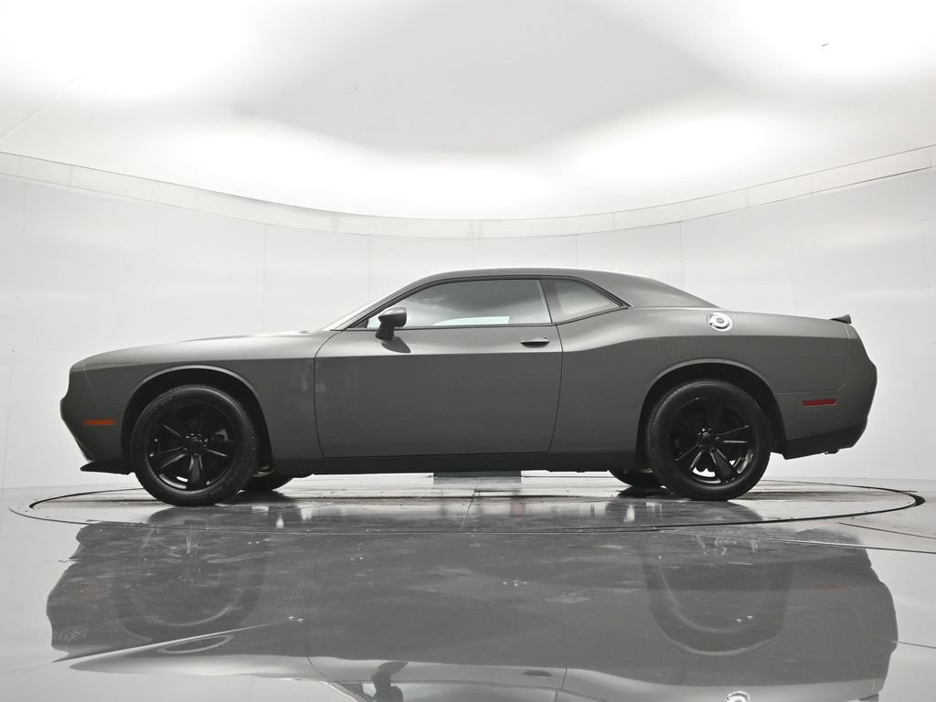 Used 2023 Dodge Challenger SXT RWD image 41