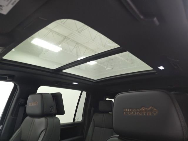 New 2026 Chevrolet Suburban High Country image 21
