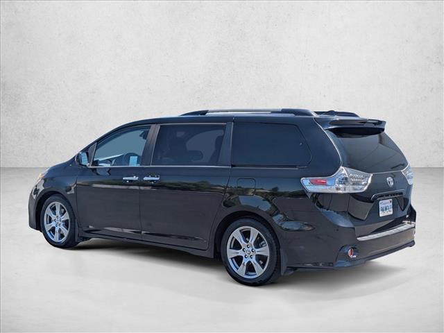 Used 2018 Toyota Sienna SE w/ Carpet Mat Package FWD image 8