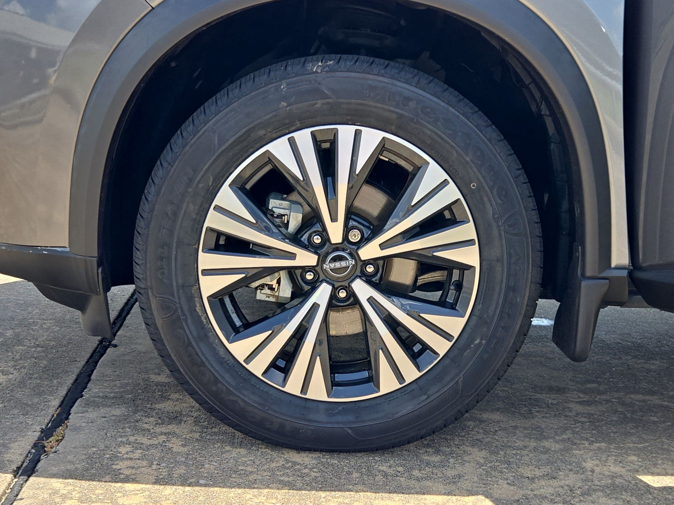 Used 2023 Nissan Rogue SV FWD image 13