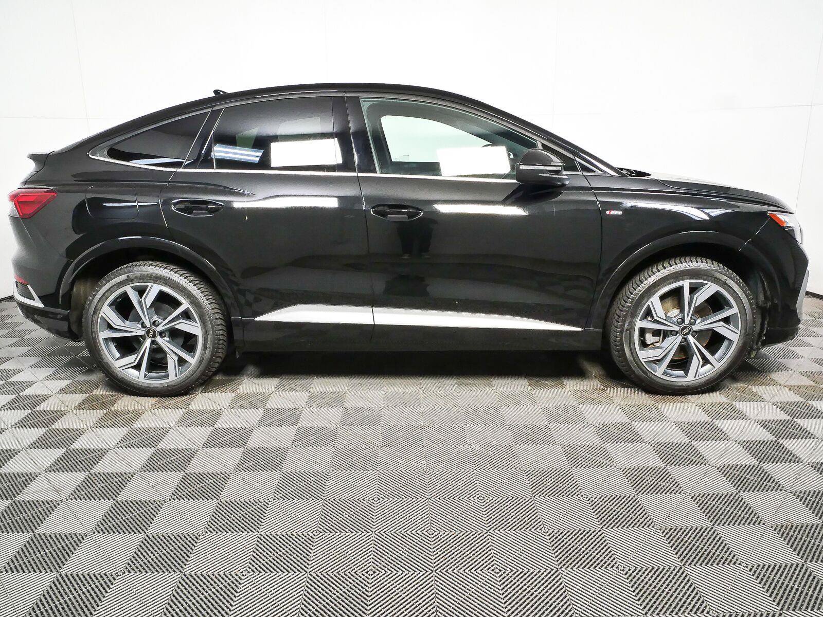 Used 2023 Audi Q4 e-tron Premium Plus w/ Premium Plus AWD/4WD image 2