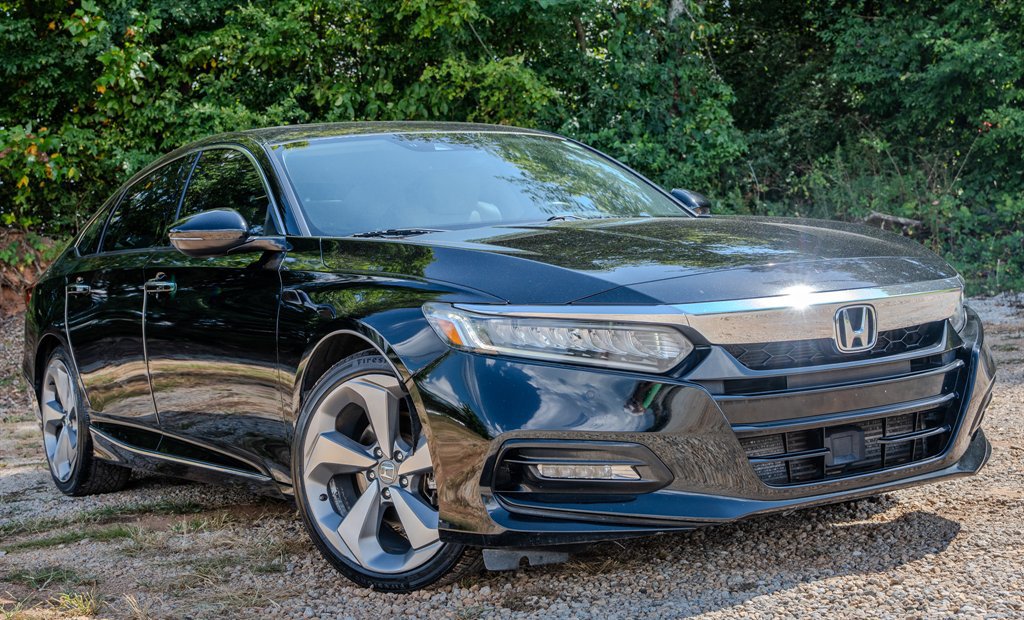 Used 2018 Honda Accord Touring image 7