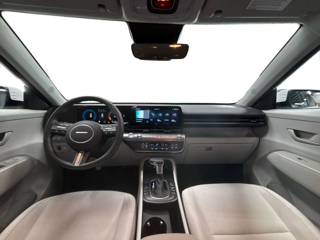 Certified 2025 Hyundai Kona SEL image 17