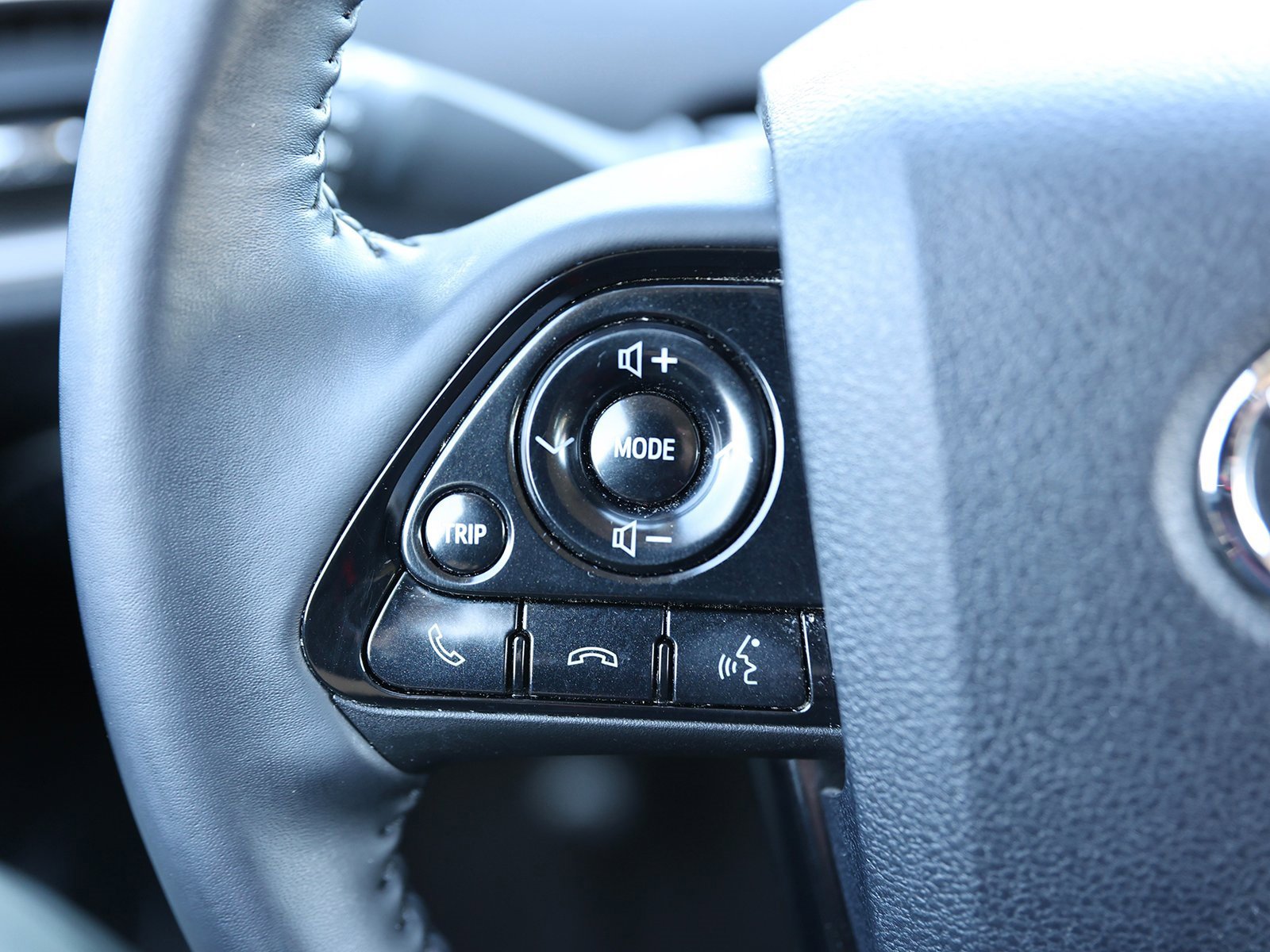 Used 2022 Toyota Prius Prime LE image 37