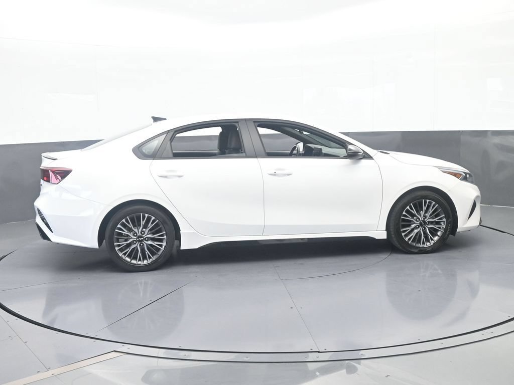 Used 2022 Kia Forte GT-Line w/ GT-Line Technology Package FWD image 7