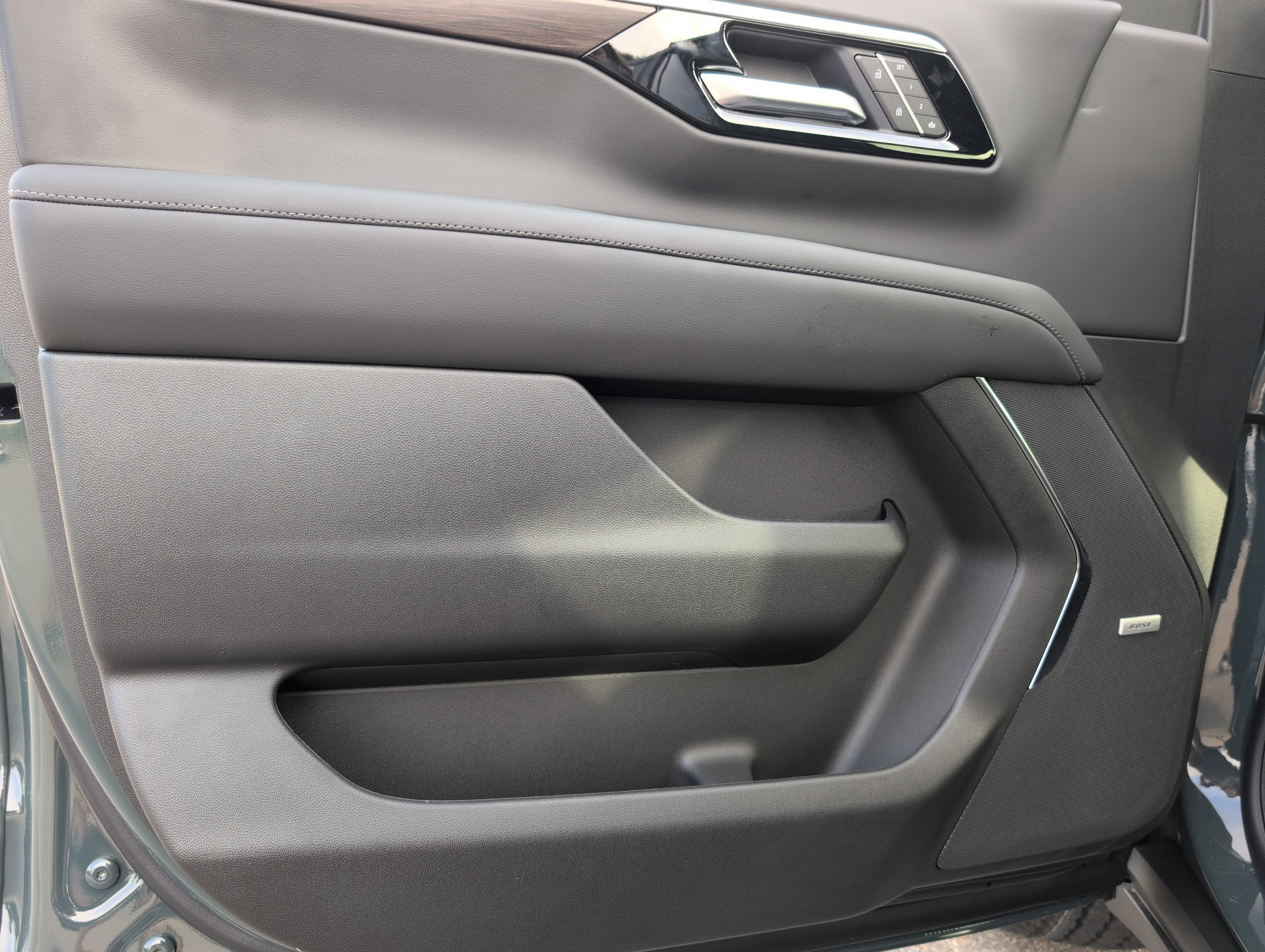 New 2026 Chevrolet Suburban Z71 w/ Comfort Package image 11